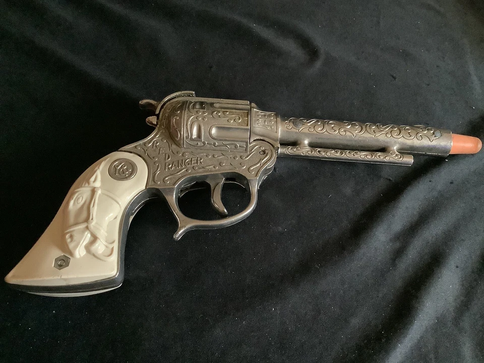 Pistola de casquillo Wyandotte Red Ranger 1955 excelente Foto 1 de 4