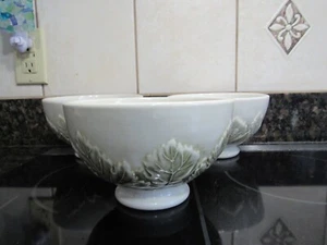 3 Williams Sonoma Maple Leaf Bowls Cream Color Green Leaves Made in Italy 6.5" - Picture 1 of 11