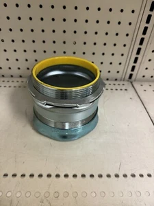 Arlington 829ART Steel EMT compression connector  4". Insulated Throat. - Picture 1 of 3