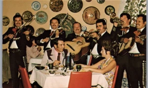 La Fuente Restaurante Mariachi Band Tucson Arizona Escena de Comedor Mexicano - Imagen 1 de 2