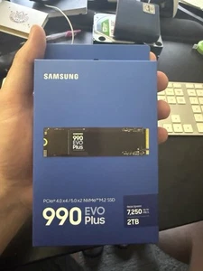 Samsung 990 EVO Plus NVMe M.2 2TB Internal Solid State Drive (MZ-V7S2T0B/AM) - Afbeelding 1 van 2