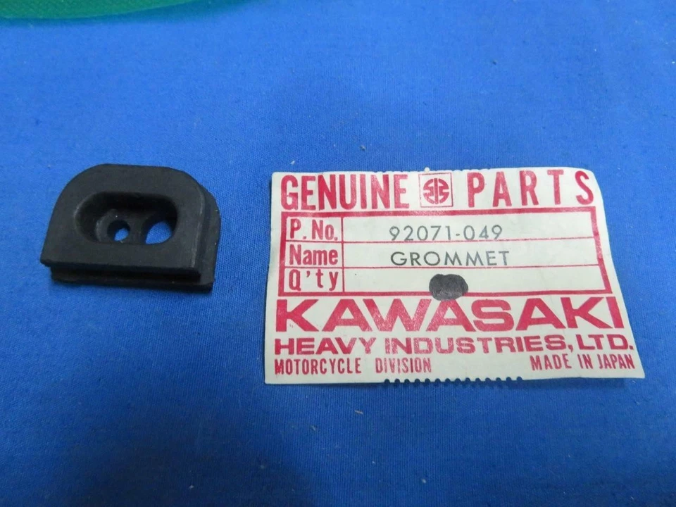 Kawasaki MT1 KV75 1971-1975 Mini Trail línea de aceite guía de ojal de goma 92071-049 Foto 1 de 4
