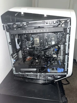 Torre Alienware Aurora R15 Foto 1 de 3