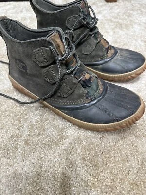 Botines Sorel Out N About camuflados talla 8,5 Foto 1 de 4