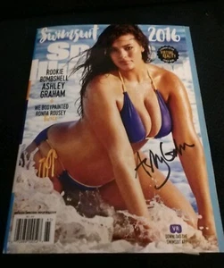 RIVISTA ILLUSTRATA SPORTIVA FIRMATA ASHLEY GRAHAM 2016 SEXY CON CAA + PROVA RARA WOW - Foto 1 di 1