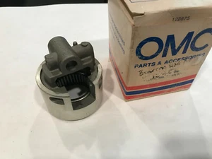 389950 0389950 OMC Johnson Evinrude Carcasa de rodamiento 391365 0391365 323947 - Imagen 1 de 7