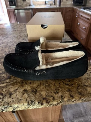 Zapatillas UGG Ansley Mujer Gamuza Negra Talla 9 Excelente Estado Foto 1 de 4