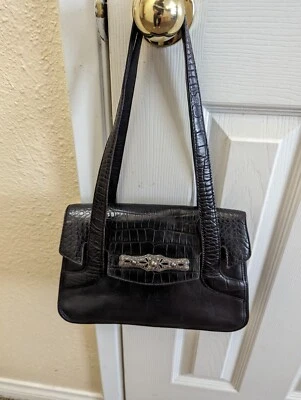 Bolsa de ombro Brighton marrom croco em relevo decorativa floral hardware   - Imagem 1 de 4