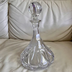 Elegante jarra de vidrio cristalino - Imagen 1 de 5