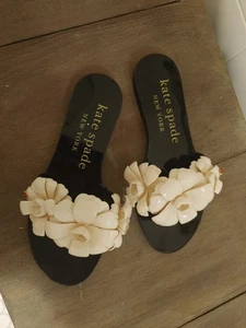 Zehenstegsandalen US 5, EUR 37; BH 35 Kate Spade New York schwarz Blumen - Bild 1 von 7