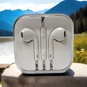 Apple  EarPods Earphones Wired 3.5mm In-Ear Earbuds Built-In Mic iPhone  3 4 5 - Picture 1 of 5