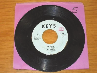 INSTRUMENTAL 45 RPM - THE MAGNETS - KEYS 3 -"FRY SKILLET" + "THE SWINGIN' ORGAN" - Image 1 of 2