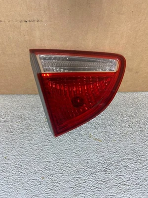 2007 to 2012 Hyundai Veracruz Inner Tail Light Left Driver Side OEM R3416 DW - Image 1 of 4