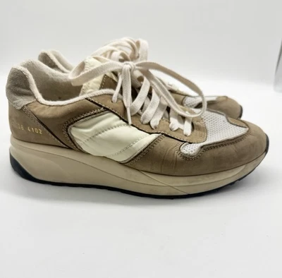 Zapatillas clásicas retro para mujer de Common Projects en beige talla 38 EE. UU. 7,5 Foto 1 de 4