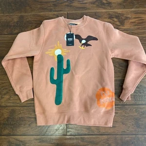 Roku Studio Sweatshirt lachsrosa Kaktus Adler Stay Wild Rundhalsausschnitt Medium neu - Bild 1 von 8
