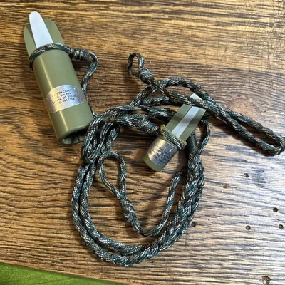 Два винтажных трудно найти ремешка Deer Calls Grunt & Bleat BYCRIT R CALL LaPorte Colorado - Изображение 1 из 4