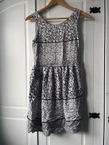 10-11YO IKKS Girls Patterned Dress with zip - Small defect as shown - Picture 1 of 6