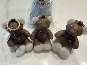 Coach Signature Bär Taschenanhänger (khaki) - Neu mit Etikett (77676) KOSTENLOSER VERSAND 1 BÄR Neu mit Etikett - Bild 1 von 12