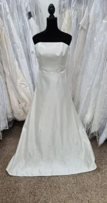 Eden #75428 Size 10 Ivory Strapless Wedding Bridal Lace Satin Beautiful Train - Image 1 of 2