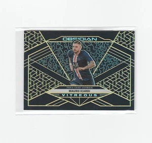 Grabado eléctrico amarillo Mauro Icardi 15/15 VITREOUS 2019-20 Panini Obsidian V-7 PSG - Imagen 1 de 4