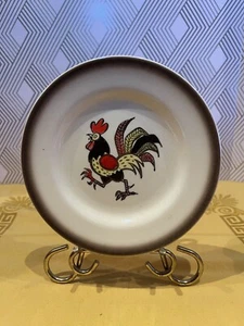 Vintage Poppytrail roter Hahn Brot/Butterplatte Metlox - 6 3/8"" - Bild 1 von 3