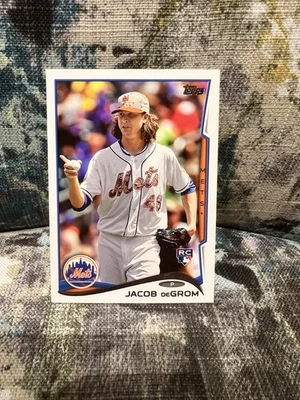2014 Topps Update Series - SP Photo Variation Jacob deGrom #US-50 Pointing (RC) - Image 1 of 2