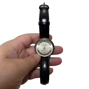 ARCTIC SILVER MENS WRIST WATCH WITH BLACK FAUX LEATHER BAND IN TIN - Picture 1 of 7