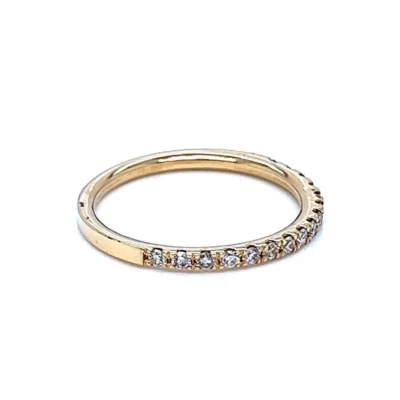 Elegant 14K Yellow Gold Band with 16 Diamonds - Image 1 of 3