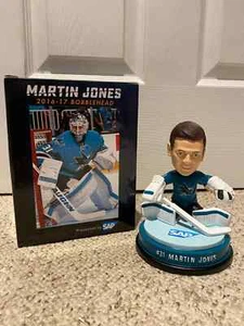 Martin Jones San Jose Sharks 2016-2017 Bobblehead + scatola GOALIE SGA NUOVO CON SCATOLA - Foto 1 di 2