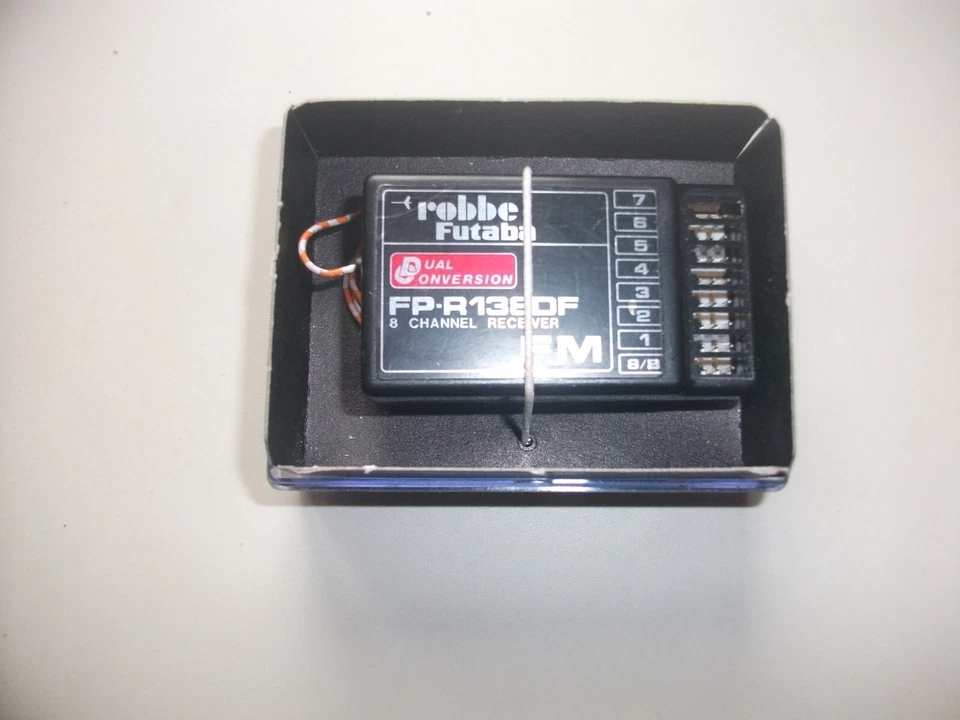 robbe Futaba Emfpänger 8 Channal 35 MHz - Bild 1 von 4
