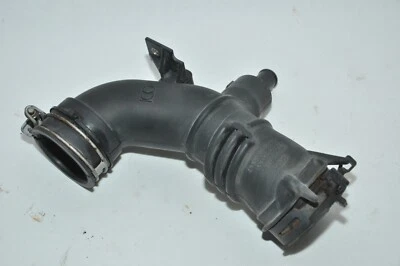 Manguera de tubo limpiador de admisión de aire híbrido Toyota Prius C 2012-2018 OEM 1788121130 Foto 1 de 4