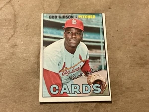 1967 Topps Bob Gibson #210 - EX+ - Lite Corner Wear - No Creases - Great Looking - Picture 1 of 2