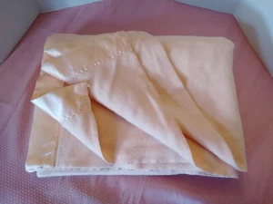 Blanket Vintage Fieldcrest Touch of Class Peach Acrylic Satin Trim 86x88 USA - Picture 1 of 9