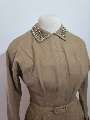 Vestido vintage de franela juilliard beige lana manga larga para mujer con cuello joya Foto 1 de 4