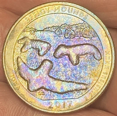 2017-D Effigy Mounds ATB Quarter Beautiful Lustrous Gold/Rainbow Toned Coin  #22 - Image 1 of 4