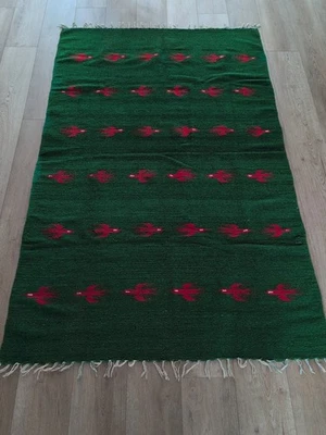 Manta verde tejida vintage estilo nativo americano con Thunderbirds rojos 48"x80" Foto 1 de 4