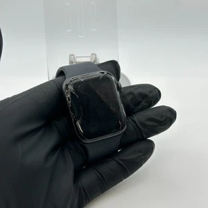 Apple Watch SE - Picture 1 of 4