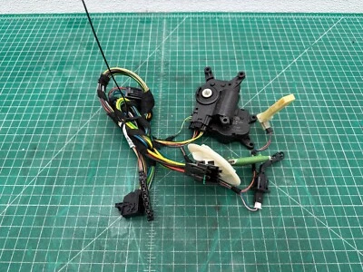 11-18 Smart Fortwo Eléctrico HVAC AIR FLAP SERVOMOTOR CON JUEGO DE ARNÉS DE CABLES OEM Foto 1 de 4