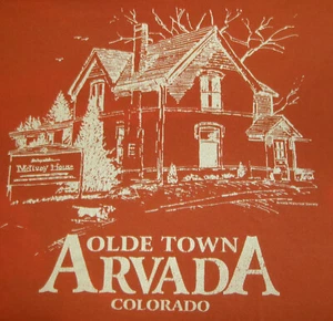 CAMISETA DE COLECCIÓN AÑOS 90 Y2K OLDE TOWN ARVADA CO COLORADO Talla M McILVOY HOUSE ARCHITECTURE - Imagen 1 de 3