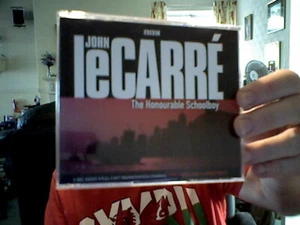 THE HONOURABLE SCHOOLBOY 3 AUDIO CDS JOHN LE CARRE BIRTHDAY CHRISTMAS - Imagen 1 de 1