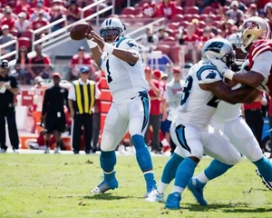 Cam Newton Throwing to a Receiver Carolina Panthers 8x10 NFL Football Photo - Picture 1 of 1
