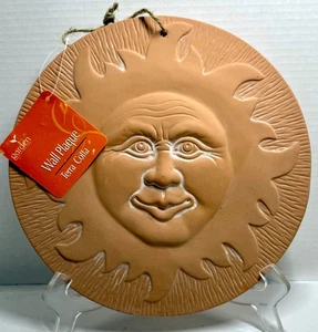 Escultura colgante de pared interior exterior cara de sol sonriente terracota sin esmaltar 9,5" - Imagen 1 de 7