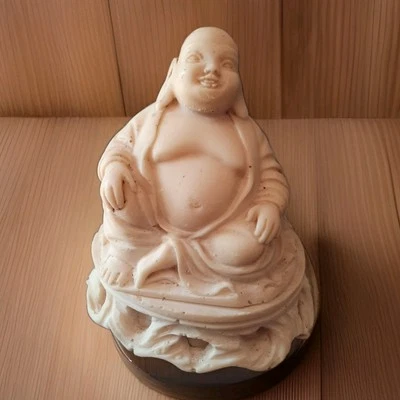 Scultura Artistica Di Buddha In Resina Vintage  - Immagine 1 di 4