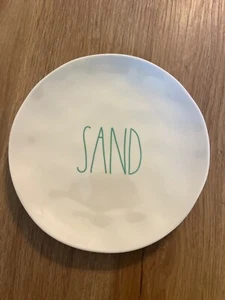 Rae Dunn 8" Melaminplatte SAND - Bild 1 von 1