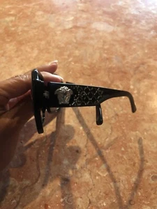 4202-B VERSACE BLACK SUNGLASSES - Picture 1 of 10