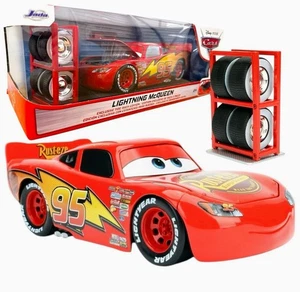 Disney Pixar Cars Lightning McQueen Die-Cast Jada 1:24 Tire Rack Edition 2021 - Bild 1 von 15