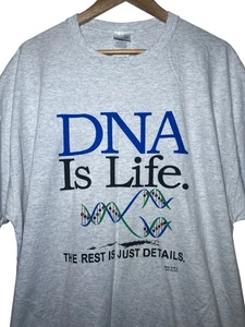 Camiseta De Colección DNA Is Life The Rest Is Just Details Gráfica Hombre XXL Gris - Imagen 1 de 6