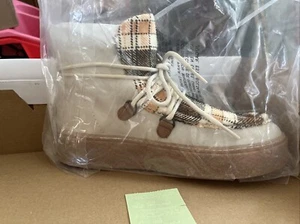 Hush Puppies Women's Bridget Chukka Lace Boot Suede size 8 Runs Small 7.5 Fit - Picture 1 of 5