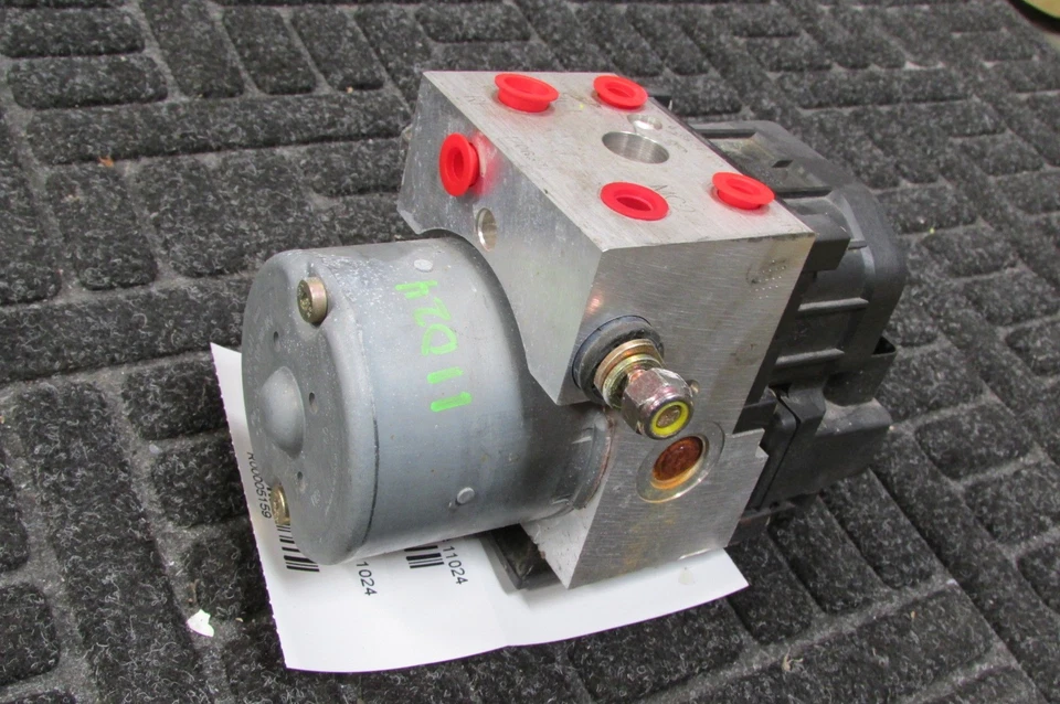 Ferrari 355, Bomba Freno Antibloqueo, Unidad de Control ABS, Sistema Bosch, P/N 170638 Foto 1 de 4