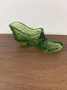 Vintage Fenton Emerald Green Glass Decorative Shoe - Picture 1 of 9